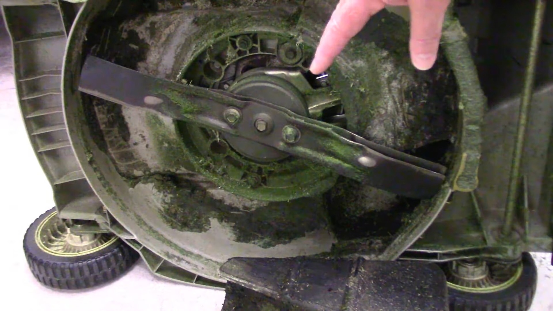 12 Best Mulching Blades for John Deere 2023 HighQuality Lawn Mower