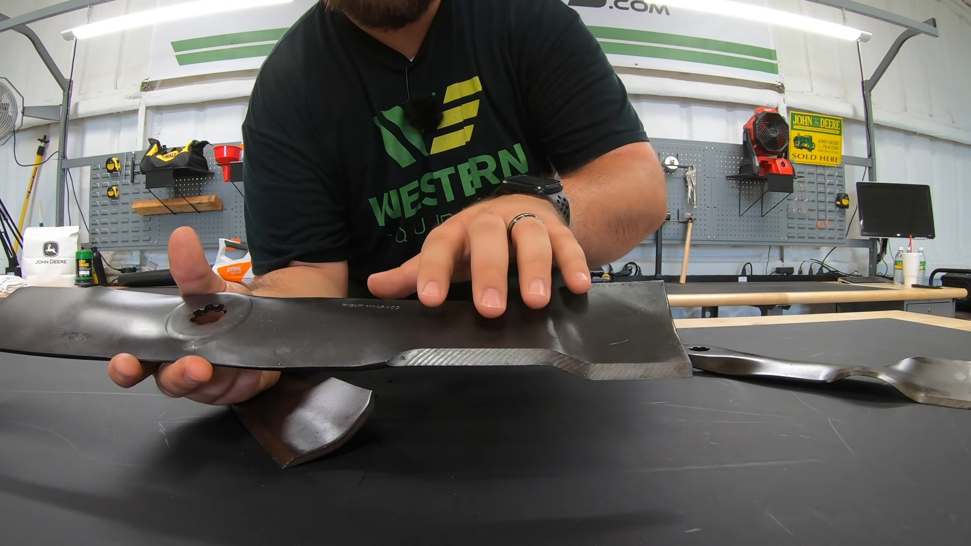 12 Best Mulching Blades for John Deere 2023 HighQuality Lawn Mower