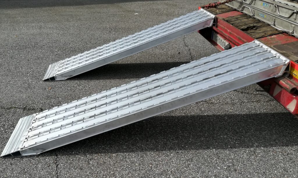 Aluminum Loading Ramps Practical Tips for Vehicles and Industrial